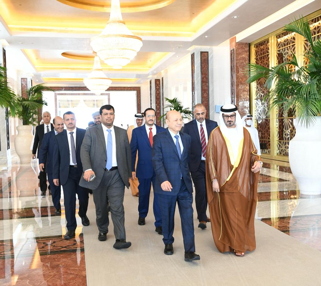 الرئيس العليمي يعود الى ارض الوطن