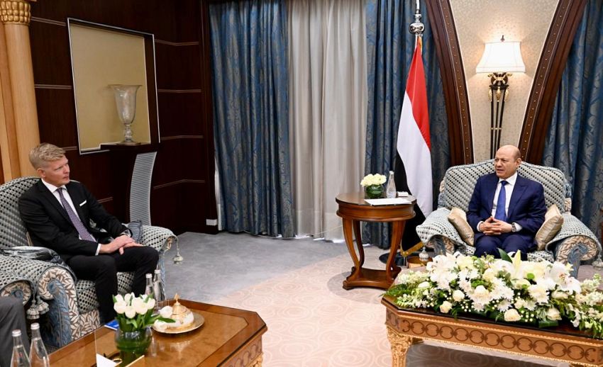 رئيس مجلس القيادة الرئاسي يستقبل المبعوث الخاص للأمم المتحدة