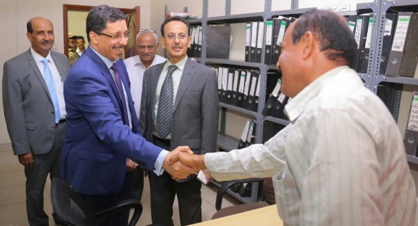 عودة الحياة إلى مؤسسات الدولة و الحكومة تباشر عملها وسط تشديد أم