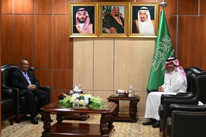 لقاء مهم يجمع الدكتور بن دغر مع السفير السعودي