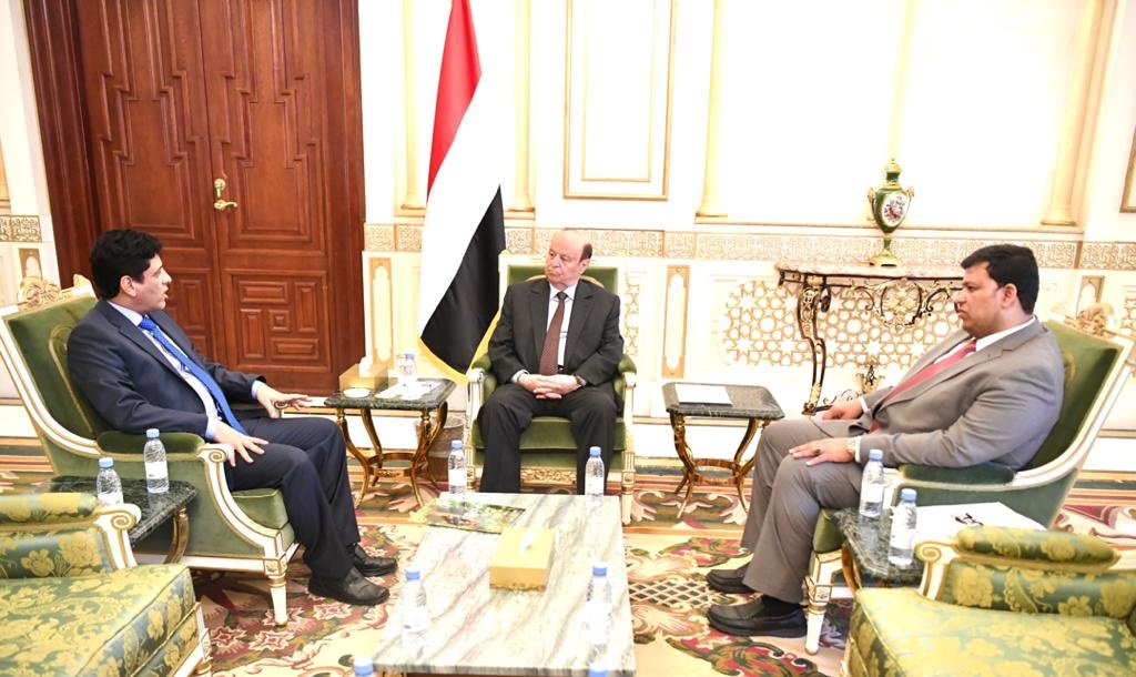 الرئيس هادي يستقبل راجح باكريت