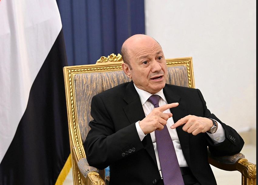 الرئيس العليمي.. لا فائدة من الضربات الجوية.. وتأمين البحر الأحم