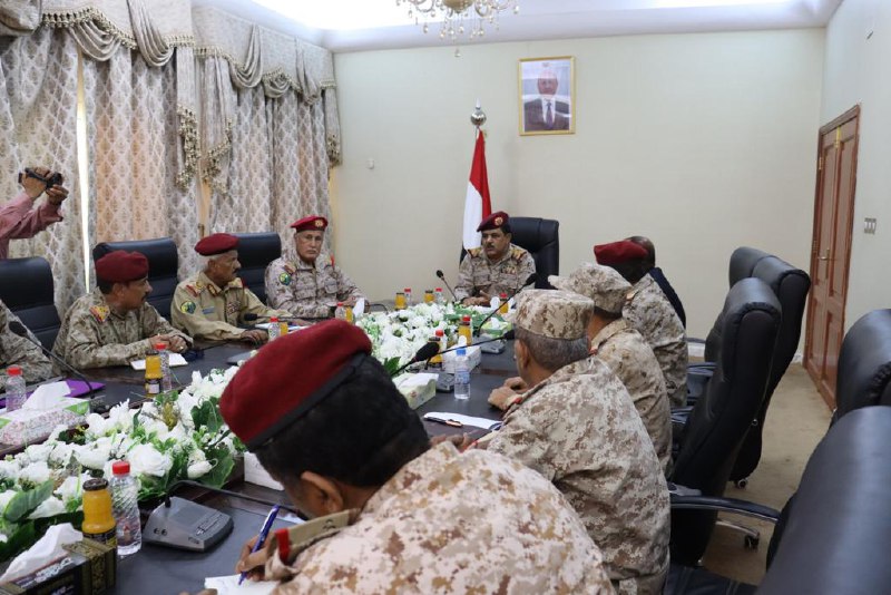 وزارة الدفاع اليمنية تعيد هيكلة وحداتها تحت قيادة الوزير الداعري