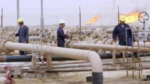 الحكومة اليمنية تتعهد بحماية الشركات النفطية والملاحية من أي صلف
