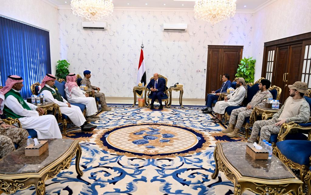الرئيس العليمي يستقبل وفداً من قيادة القوات المشتركة