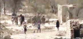 انكسار كبير لعناصر الحوثي بعد تحرير الجيش لمعسكر اللبنات في الجو