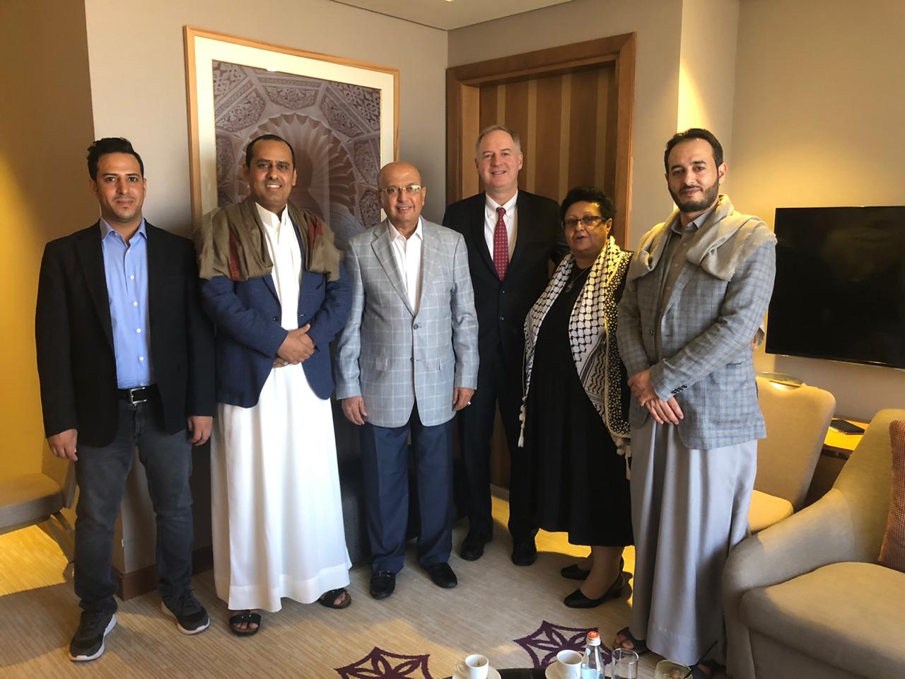 السفير الامريكي وفائقة السيد