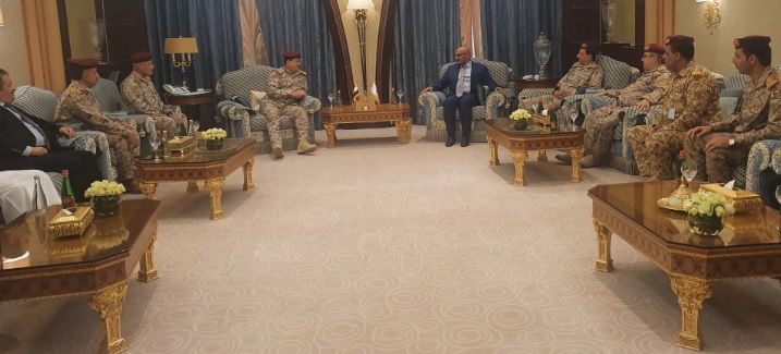 طارق صالح يلتقي قيادة وزارة الدفاع