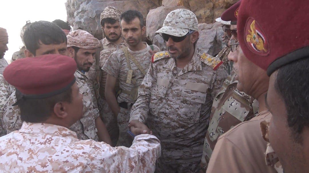 بن عزيز يتفقد قوات الجيش في محافظة الجوف