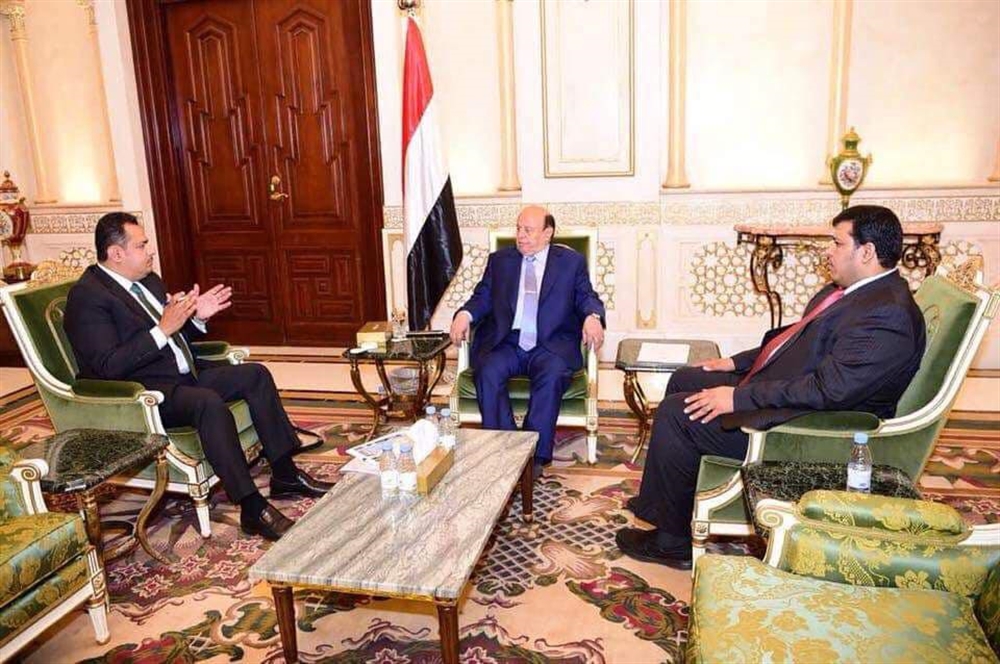 هادي يبحث مع رئيس الوزراء سبل مواجهة الأزمة الاقتصادية والإنساني
