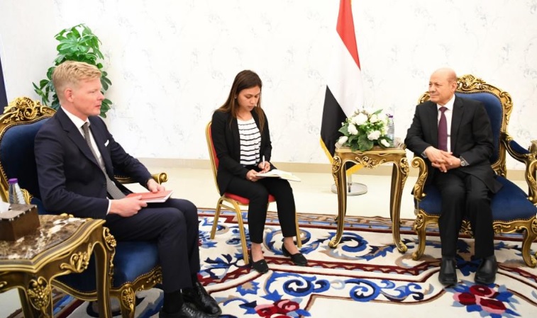 الرئيس العليمي يلتقي المبعوث الاممي الي اليمن
