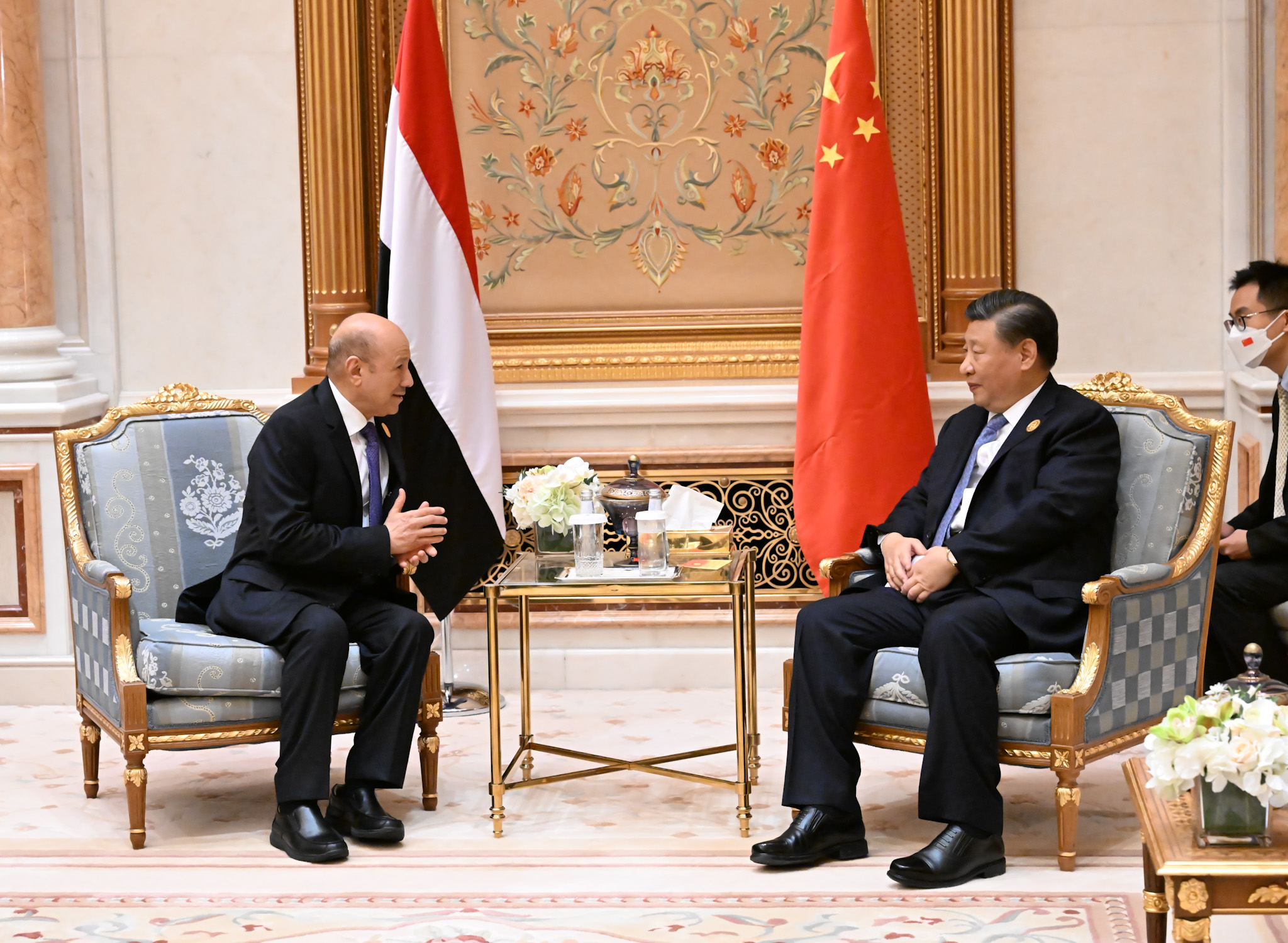 لقاء بين الرئيس العليمي ونظيره الصيني في الرياض