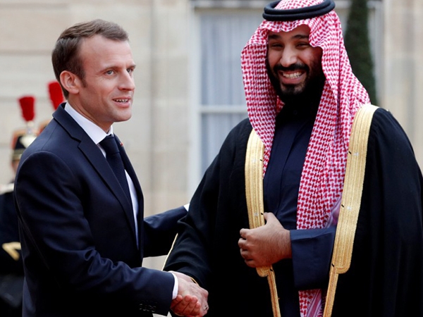 صورة من لقاء الرئيس الفرنسي مع ولي العهد السعودي