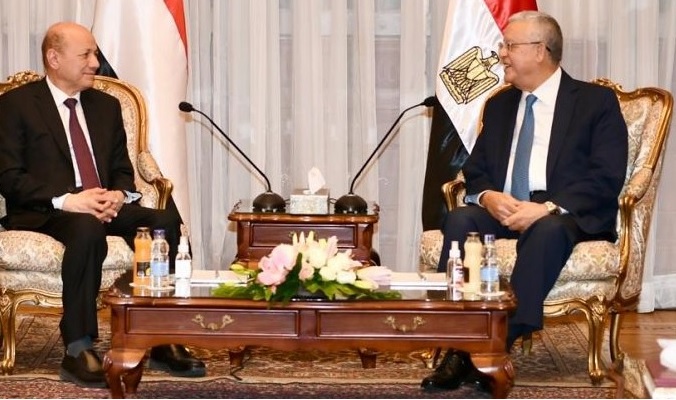 الرئيس العليمي يزور مجلس النواب المصري