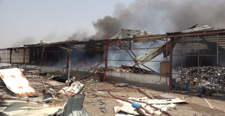 الحوثي يدمر ميناء المخاء جنوب غرب تعز بالقرب من مضيق باب المندب