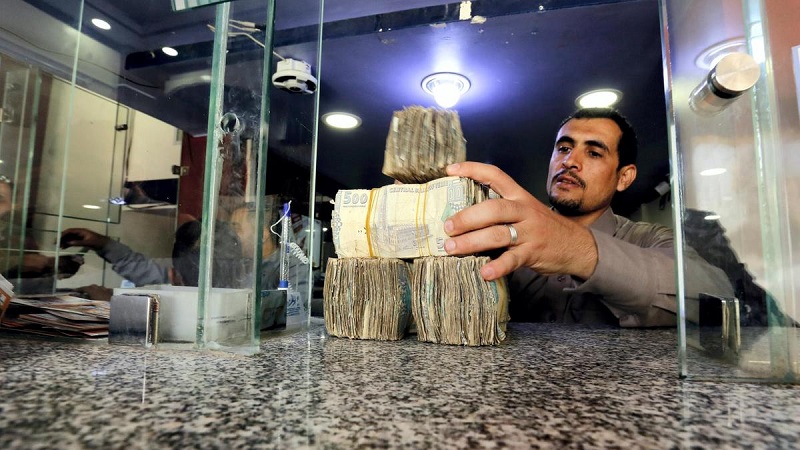الخطر يحدق بالريال اليمني ومنظمة دولية تحذر بشدة من نتائج وخيمة