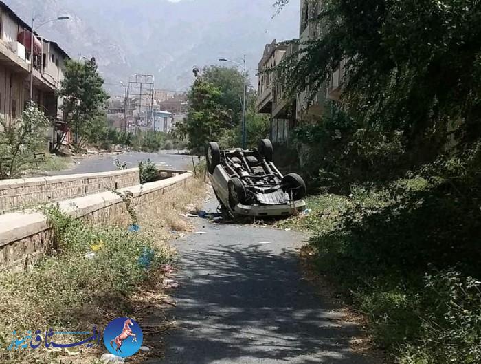 الحوثي يطلق صاروخ موجه نحو سيارة مدنيين ويقتل 3 مدنيين في حي ال