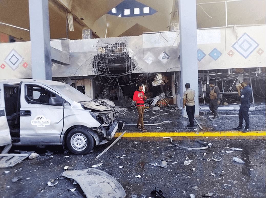 بالأدلة.. ميليشيا الحوثي وراء إطلاق الصواريخ الباليستية على مطار
