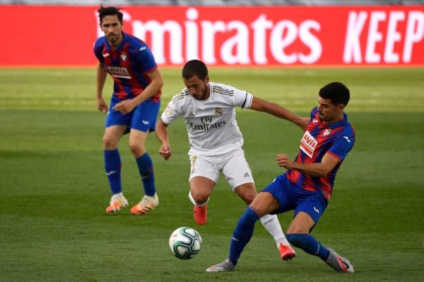 ريال مدريد يستهل عودته بثلاثية في شباك إيبار