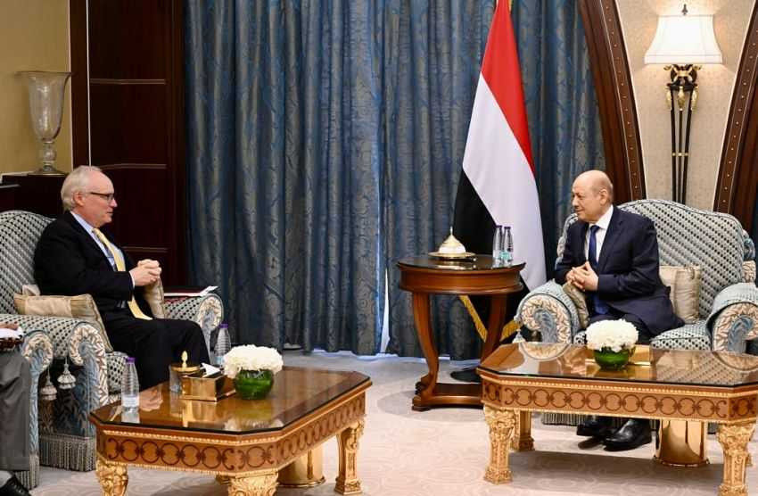 لقاء هام بين الرئيس العليمي والمبعوث الأمريكي