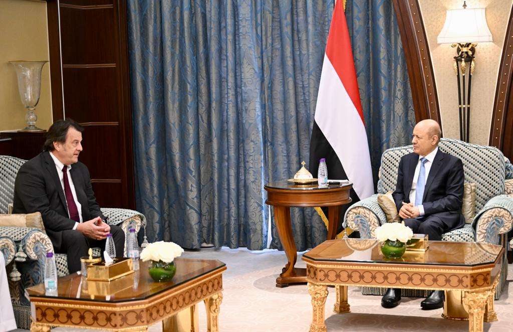 الرئيس العليمي يدعو الى تحرك دولي عاجل في اليمن