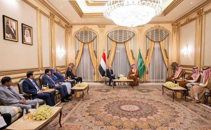 رئيس وأعضاء مجلس القيادة الرئاسي اليمني يلتقون وزير الدفاع السعو