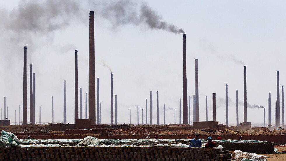 مصنع في مصر