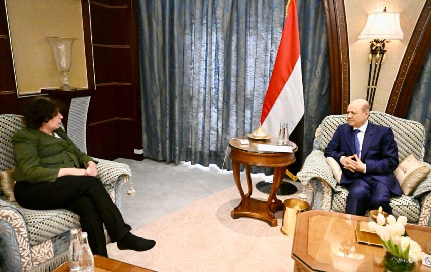 الرئيس العليمي يشيد بتعزيز البنك المركزي ب 300 مليون دولار