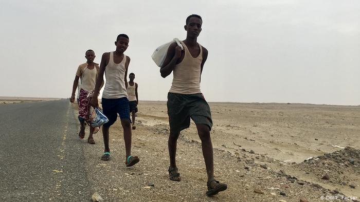 اليمن تغلق منافذها البحرية خشية دخول مصابين بكورونا