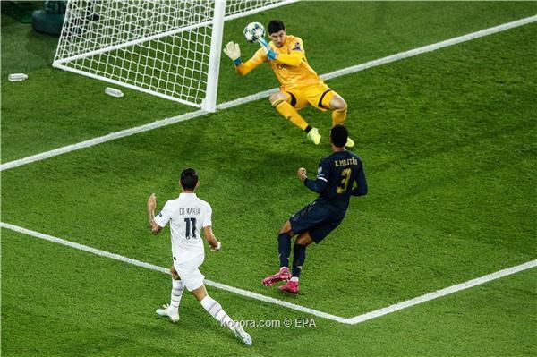 اثناء مباراة سان جرمان مع ريال مدريد