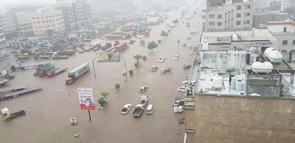 السيول تغرق عدن والحكومة الشرعية تعلنها مدينة منكوبة|الميثاق ني