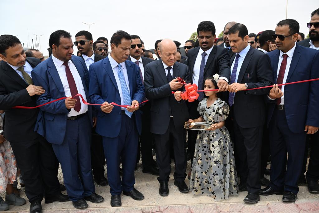 الرئيس العليمي يدشن العمل في رافد للسياحة الداخلية لمحافظة المهر