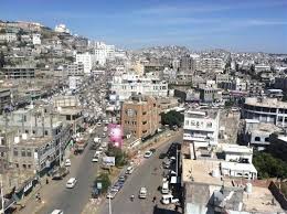 اختفاء معالم شارع رئيسي وسط مدينة اب والسبب