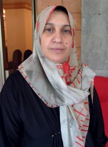 فائزة البعداني مديرة مجمع السعيد التربوي في محافظة اب