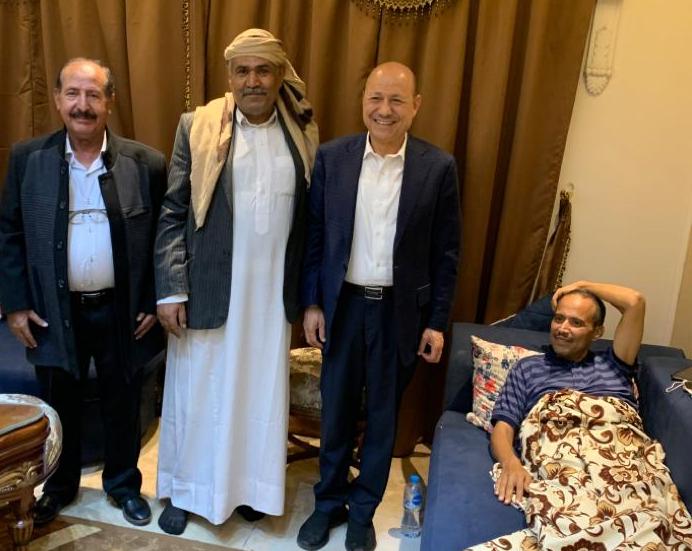 الدكتور العليمي يطمئن على صحة العميد السفياني