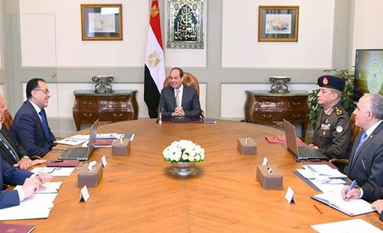السيس خلال الاجتماع