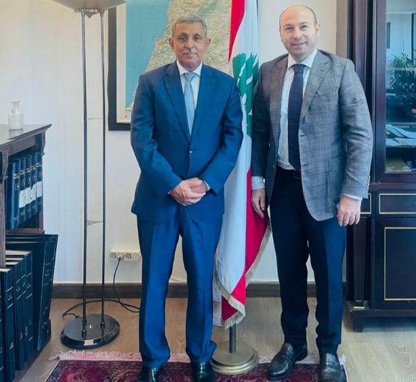 الحكومة اليمنية تبدا اجراءتها لاغلاق قنوات الحوثي في لبنان