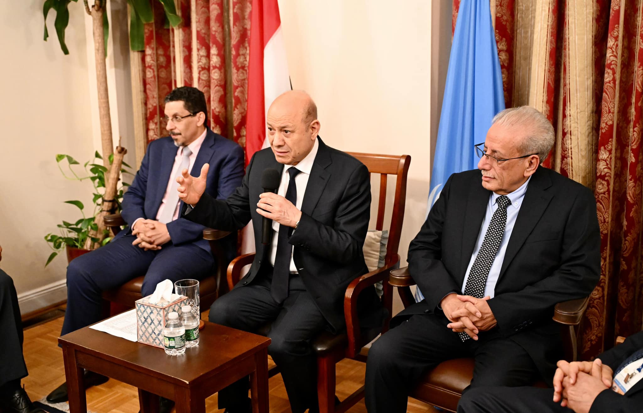 الرئيس العليمي يشيد بدور المغتربين اليمنيين في مناهضة الفكر الام