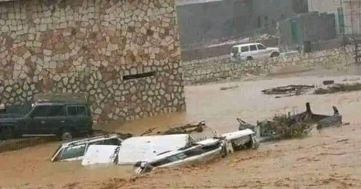 اعصار تيج يغرق مديريات محافظة المهرة