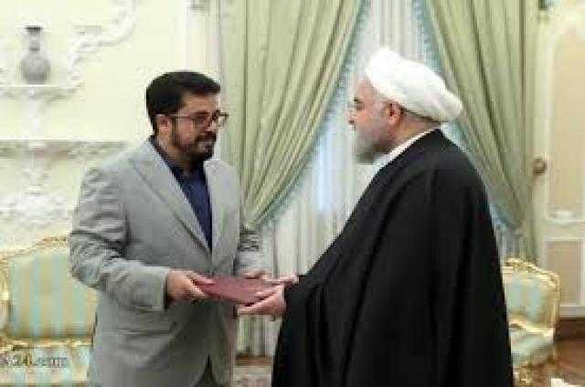 الحوثي الديلمي خلال لقائه بالمرشد الاعلى خامنئي