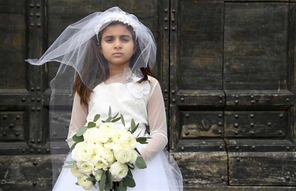 طفلة ترفض قرار الشرطة و تصمم على الزواج.!