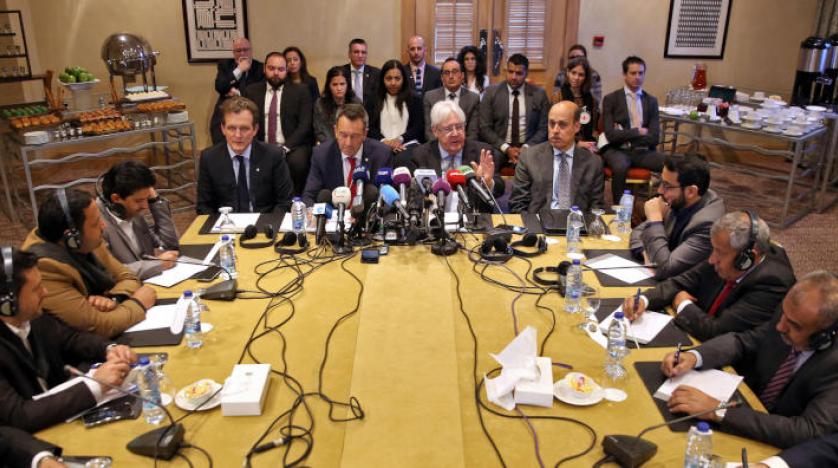 الخلافات بين الشرعية والميليشيا الحوثية تمدد بقاء الاسرى في السج