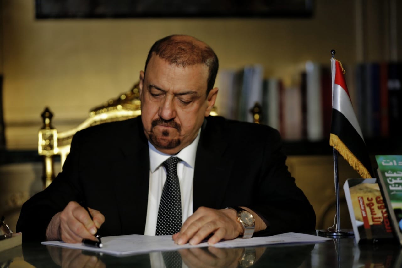 رئيس مجلس النواب سلطان البركاني يعزي النائب الهجري
