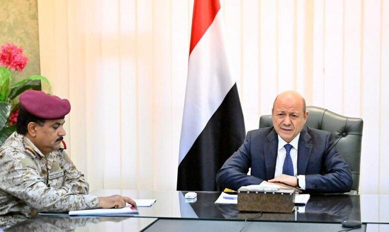 الرئيس-العليمي-يلتقي-وزير-الدفاع-محسن-الداعري
