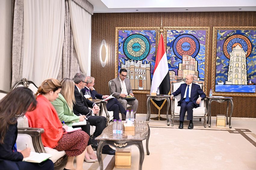 في لقاء رفيع المستوى.. الرئيس العليمي يناقش مع الاتحاد الأوروبي تعزيز التحالف ضد الإرهاب