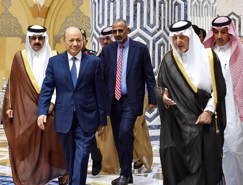 الرئيس العليمي يصل الى السعودية في زيارة رسمية