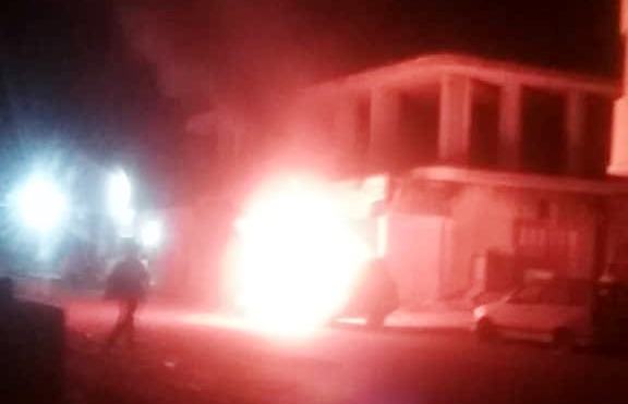 فجير سيارة ضابط بالدائرة المالية للمنطقة العسكرية الرابعة في عدن