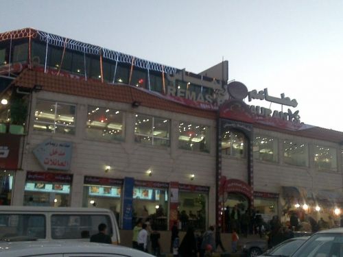 صورة لأحد مطاعم صنعاء