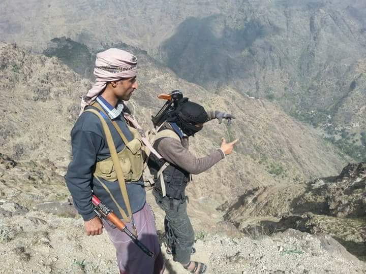 من جبهات القتال على مشارف محافظة لحج (ارشيفية)