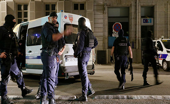 إطلاق نار في المسجد